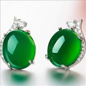 NWT Cabochon Emerald Stud Earrings